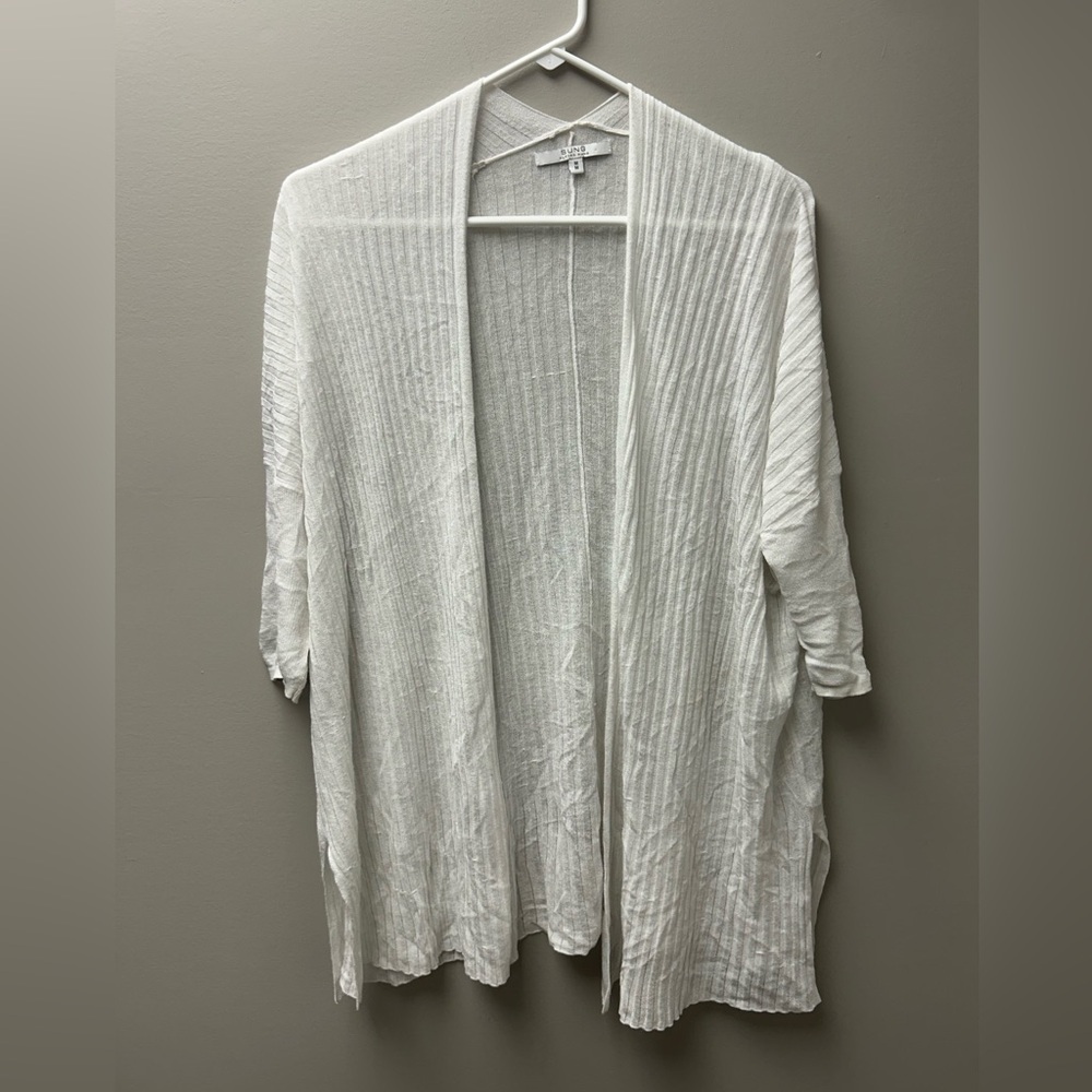 Alfred Sung Women’s White Light Weight Cardigan
